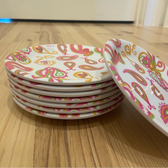 Lolita Plastic Plates - Picture 2 of 4